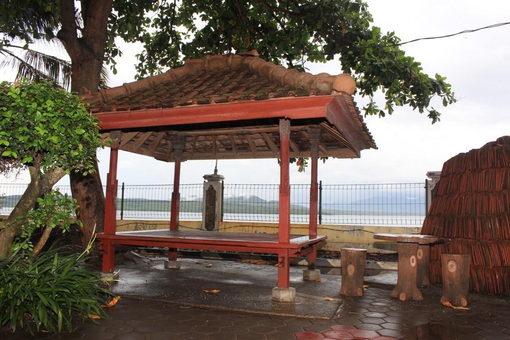 Baru Dua Beach Hotel Banyuwangi  Bagian luar foto