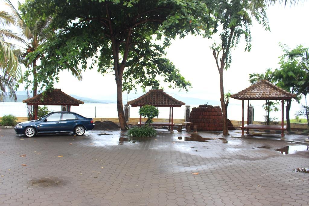 Baru Dua Beach Hotel Banyuwangi  Bagian luar foto